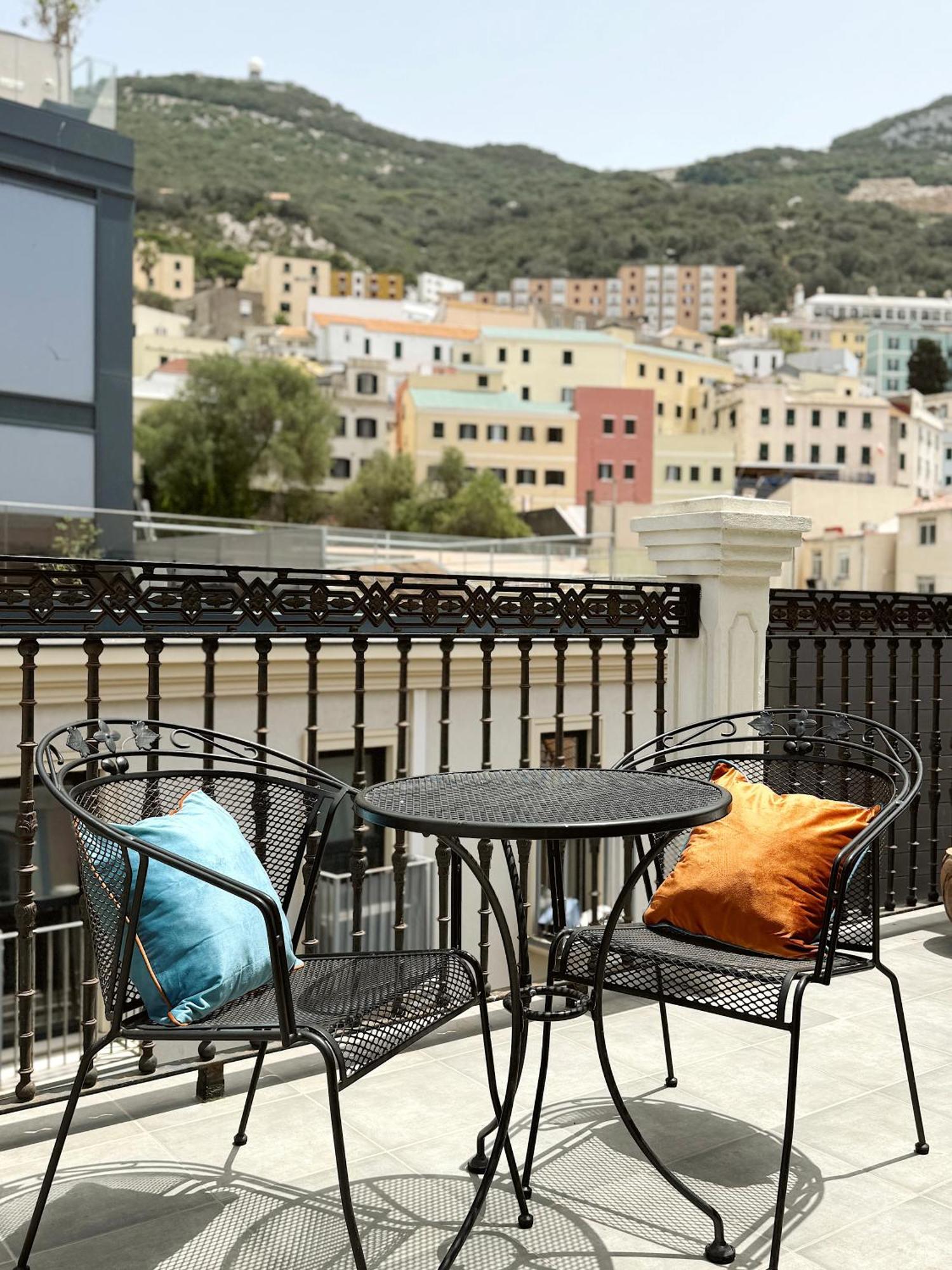 Master Penthouse Double Room Ensuite With Private Terrace - Grand Central House Gibraltar Exterior photo